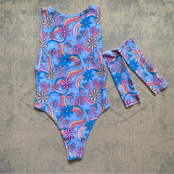 Freedom Ravewear Medium Bundle Bodysuit Sleeves Skirt 8 pieces Rave Festival - Picture 6 of 12